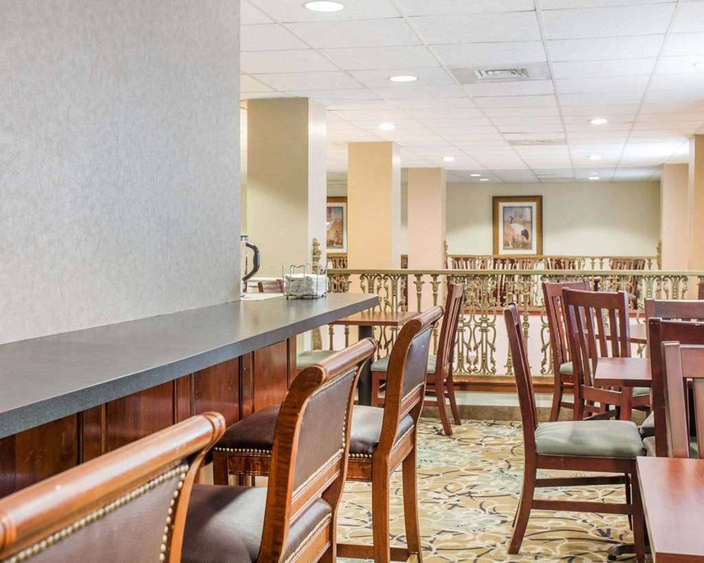 Comfort Inn & Suites Patriots Point Mount Pleasant Restaurante foto